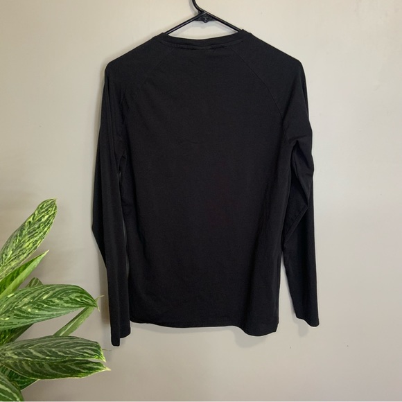 Gymshark Long Sleeve T-Shirt - Picture 2 of 4